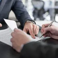 La terminación del contrato por justa causa en Colombia por ley puede efectuarse por varias razones como el no cumplimiento de las labores asignadas.