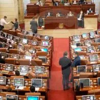 Se aplaza debate de reforma a la salud en el Congreso, los representantes a la Cámara alegan que había ausencias.