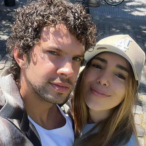 Foto de Raúl Ocampo y Alejandra Villafañe, en nota de que novio de la fallecida actriz reapareció tras muerte de ella con emotivo mensaje