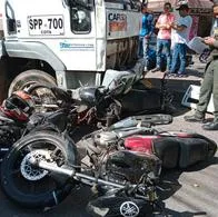 Un camión en Bucaramanga perdió el control y arrolló a siete personas entre ellas un menor de edad. De igual manera, estrelló varios carros y motos.