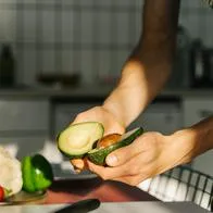Las frutas, verduras, frutos secos y yogurt natural pueden ser un buen aliado a la hora de reemplazar los alimentos ultraporcesados en su dieta.
