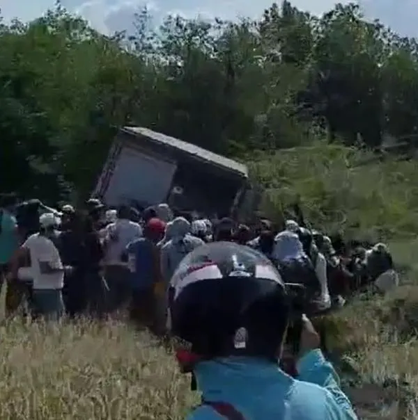 Saqueado camión que transportaba medicamentos en Tasajera, Magdalena.