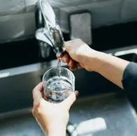 Cortes de agua hoy en Cali: varios barrios se quedarán sin servicio por reparaciones en el sistema de eléctrico y de acueducto en la ciudad.