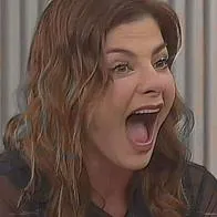 Foto de Carolina Cruz, en nota de que la presentadora expuso su rostro con manchas en tratamiento con video sin filtros