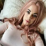 Elizabeth Brown Lax, modelo estadounidense, fue al odontólogo, le detectaron cáncer y le tuvieron que quitar media lengua.