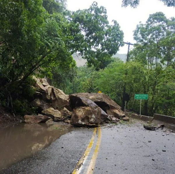 Derrumbe en la 'Nariz del diablo' hoy y cómo está la vía Bogotá-Girardot.