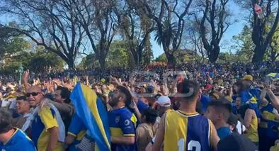 Hinchas de Boca Juniors celebraron por error el gol de Fluminense en la final de la Copa Libertadores.