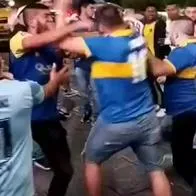 [Video] Hinchas de Boca Juniors en Colombia terminaron agarrados (entre ellos) en la calle