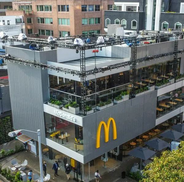 Protestas en McDonald's en Bogotá (Parque de la 93) por decisión en Israel.
