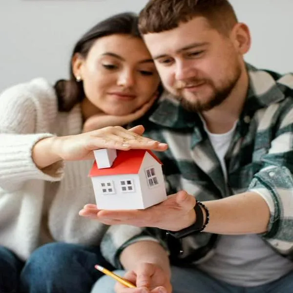 Advierten a quienes quieren comprar vivienda en Colombia y qué debe tener en cuenta para que no pierda la propiedad y su dinero.