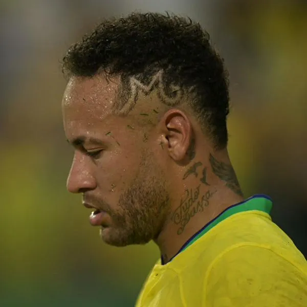 Pánico en la casa de Neymar en Brasil: asaltatntes entraron a robar y, al parecer, pretendían secuestrar a hija recién nacida de la estrella brasileña.