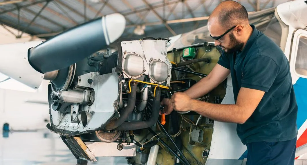 Cu nto gana un t cnico en mantenimiento de aviones y c mo