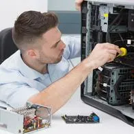 ¿Cómo se llama y cuánto dura el programa de Sistemas en el SENA?