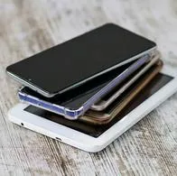 ¿Qué es el mercado gris y cómo podría afectarle al comprar un nuevo celular?