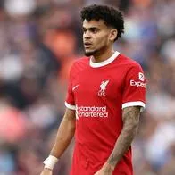 Luis Díaz celebra la liberación de su padre como titular en partido del Liverpool