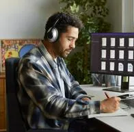 La multinacional española Indra ofrece empleo en Colombia, paga buenos salarios y hay vacantes para trabajar desde casa.