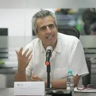 Hay que buscar de qué van a vivir: MinInterior Luis Fernando Velasco, sobre financiación del Eln.