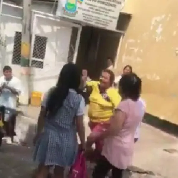Video pelea de niñas en Girardot: mamá de una atizó el conflicto