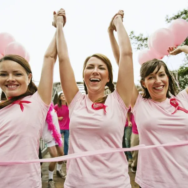 Por la compra de un brasier en Leonisa podrá recibir un seguro gratis contra el cáncer femenino. 

