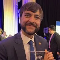 Alcalde de Barranquilla recibió importante premio por su trato a migrantes venezolanos.