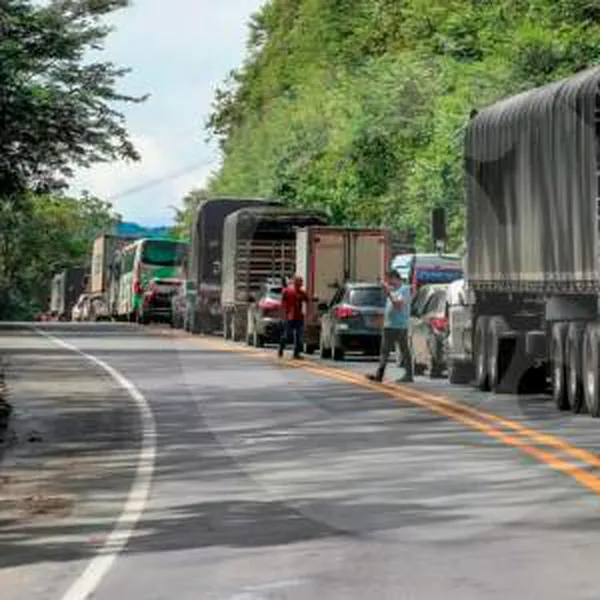 Alertan sobre crisis económica del transporte público en Colombia ante posible aumento de precios del ACPM