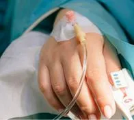 Mujer en el hospital. En relación con ataque a colombiana en Italia.