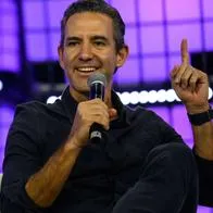 Foto de David Vélez, en nota de cómo creció Nubank, rival de Bancolombia, Davivienda y más; el fundador colombiano lo exaltó.