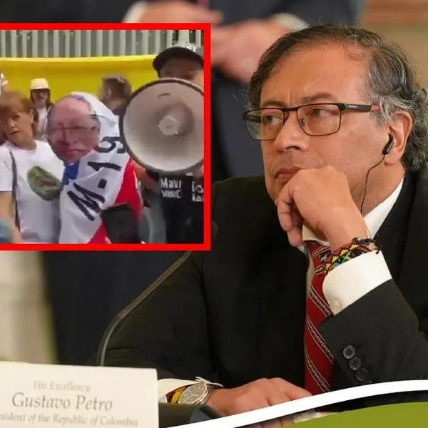 El presidente Gustavo Petro y el video de la quema de un año viejo con su rostro.
