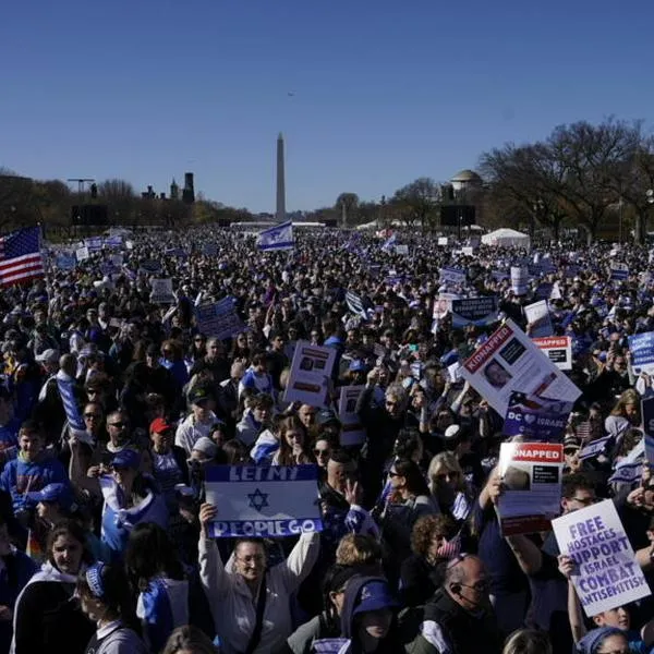 Decenas de miles de personas se manifiestan a favor de Israel en Washington.
