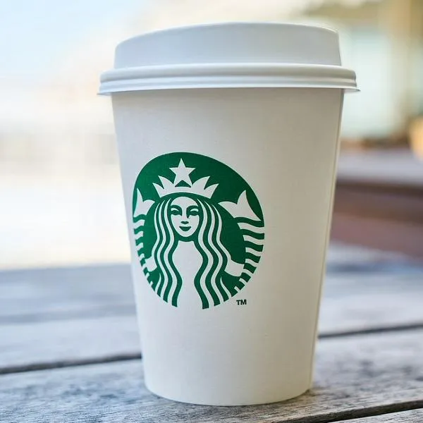 Starbucks trabajadores van a huelga: en Estados Unidos hay molestia