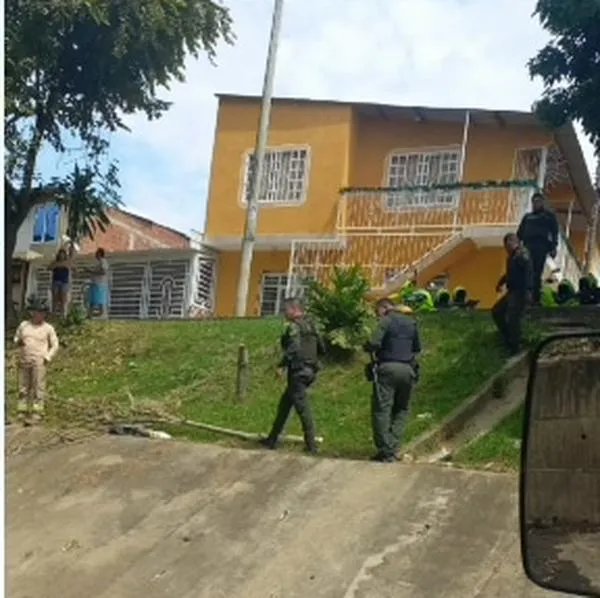 Triste hallazgo en el barrio Manuela Beltrán: Cuerpo sin vida de un bebé en el canal de aguas lluvias