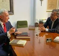 Gustavo Petro le respondió a Álvaro Uribe sobre cita para tomarse un tinto y hablar de la reforma a la salud: dijo que sí, pero rechaza condición.