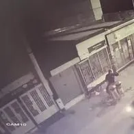 En Chiquinquirá hurtan establecimiento comercial en presencia de autoridades, que no se dieron cuenta de lo que estaba pasando.