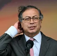 Ataques a hija de Gustavo Petro enturbian multitudinario rechazo al presidente