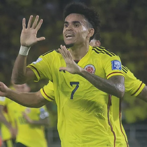 Luis Díaz tras goles en Colombia vs Brasil recibió flores de Alisson