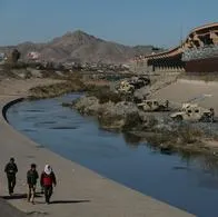 Defensoría coordina ayuda a mujer que perdió sus dos hijos en Río Bravo.