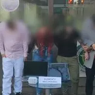Capturan a delincuentes robando en una famosa hamburguesería de Bogotá