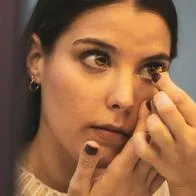 ¡Ojo! Joven a punto de quedarse ciega por usar lentes de contacto