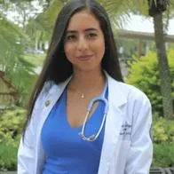 Mujer de 28 años que no es médica y gana mucho dinero en Estados Unidos. 