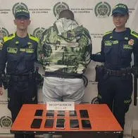 En Medellín fue capturado un hombre que tenía en su poder 38 celulares robados y que iban a ser comercializados en esa ciudad. Ya está bajo poder judicial.