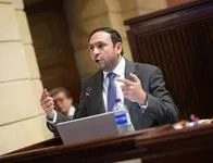 Desde el Congreso hay críticas a los beneficios a grupos armados en el proceso de paz