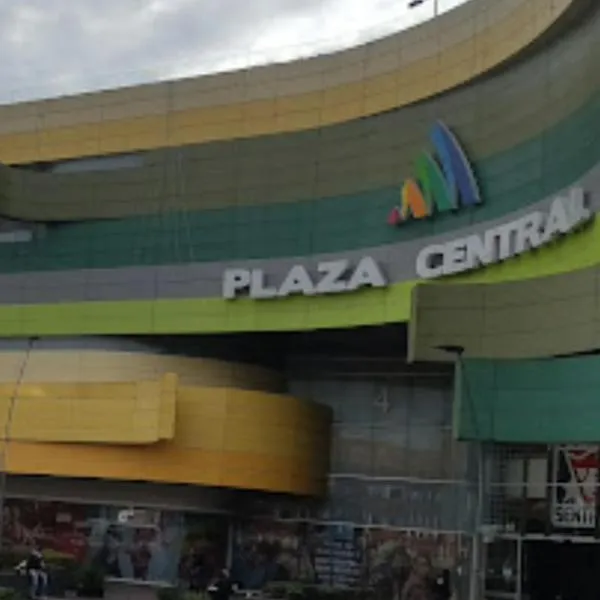 Plaza Central, Titán Plaza y Parque Colina, mejores centros comerciales para comer en Bogotá