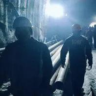 India suspende el rescate de los obreros atrapados en un túnel por temor de derrumbe