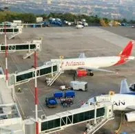 Aeropuerto de El Dorado. En relación con retrasos de vuelos.