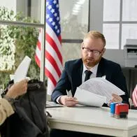 ¿Qué beneficios tiene una persona que pide asilo en Estados Unidos?