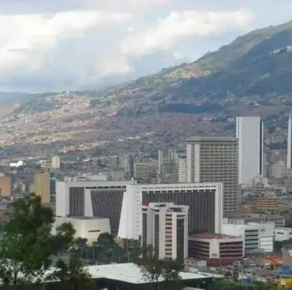 Pico y placa hoy: en Medellín este 20 de noviembre estos carros no pueden salir