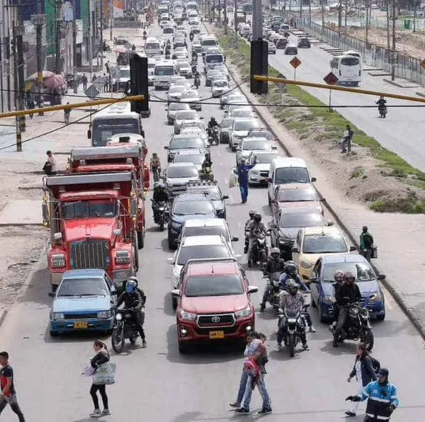 Pico y placa Bogotá hoy lunes 20 de noviembre para carros particulares y taxis