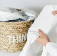 ¿Cómo blanquear las sábanas? Este es el ‘truco’ viral de TikTok.