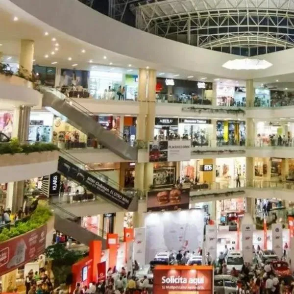 Los centros comerciales de Bogotá dinamizan la economía de la ciudad.