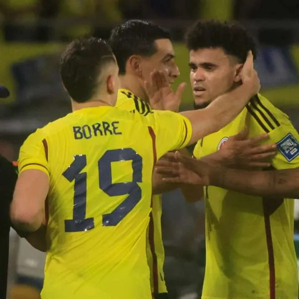 Foto de jugadores colombianos ante Brasil, en nota de Colombia vs. Paraguay Amaranto Perea planteó cambios para fecha 6 de Eliminatoria